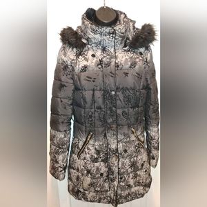 Frank Lyman Design hooded jacket